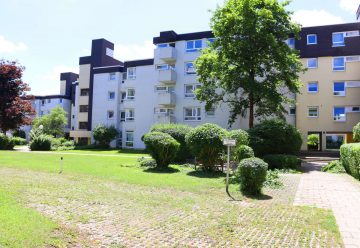 1-Jahr-Befristet: Renoviert, möbliert und freundlich helle 2-Zi-Whg. mit Loggia in U-Bahn-Nähe (U6), 81375 München, Etagenwohnung