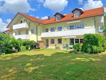 Großzügiges Wohnen mit Gartenidylle – 3-Zimmer-Wohnung mit Charme und Komfort auf ca. 94 qm, 85662 Hohenbrunn, Terrassenwohnung