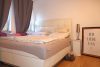 Vermietet: Traumhafte 4-Zi-Wohnung mit 300 qm Garten in Trudering - Schlafzimmer