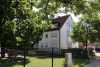 Zum Selbstbezug: Freundlich und großzügig geschnittene 4,5-Zi.-Whg. mit großem Garten und 3 Balkonen - Außenansicht